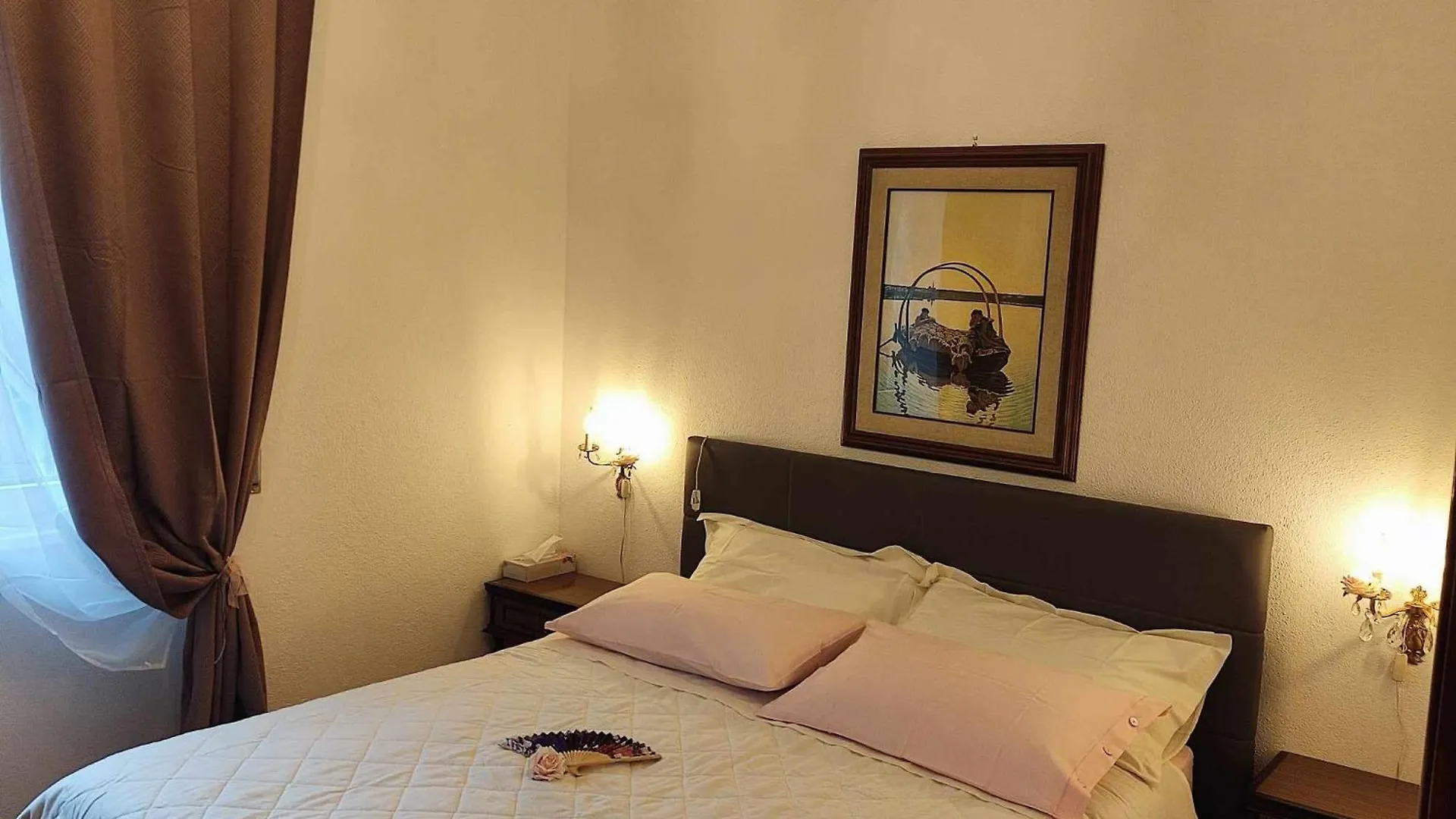 Tirano Express Apartments 2P 0*,