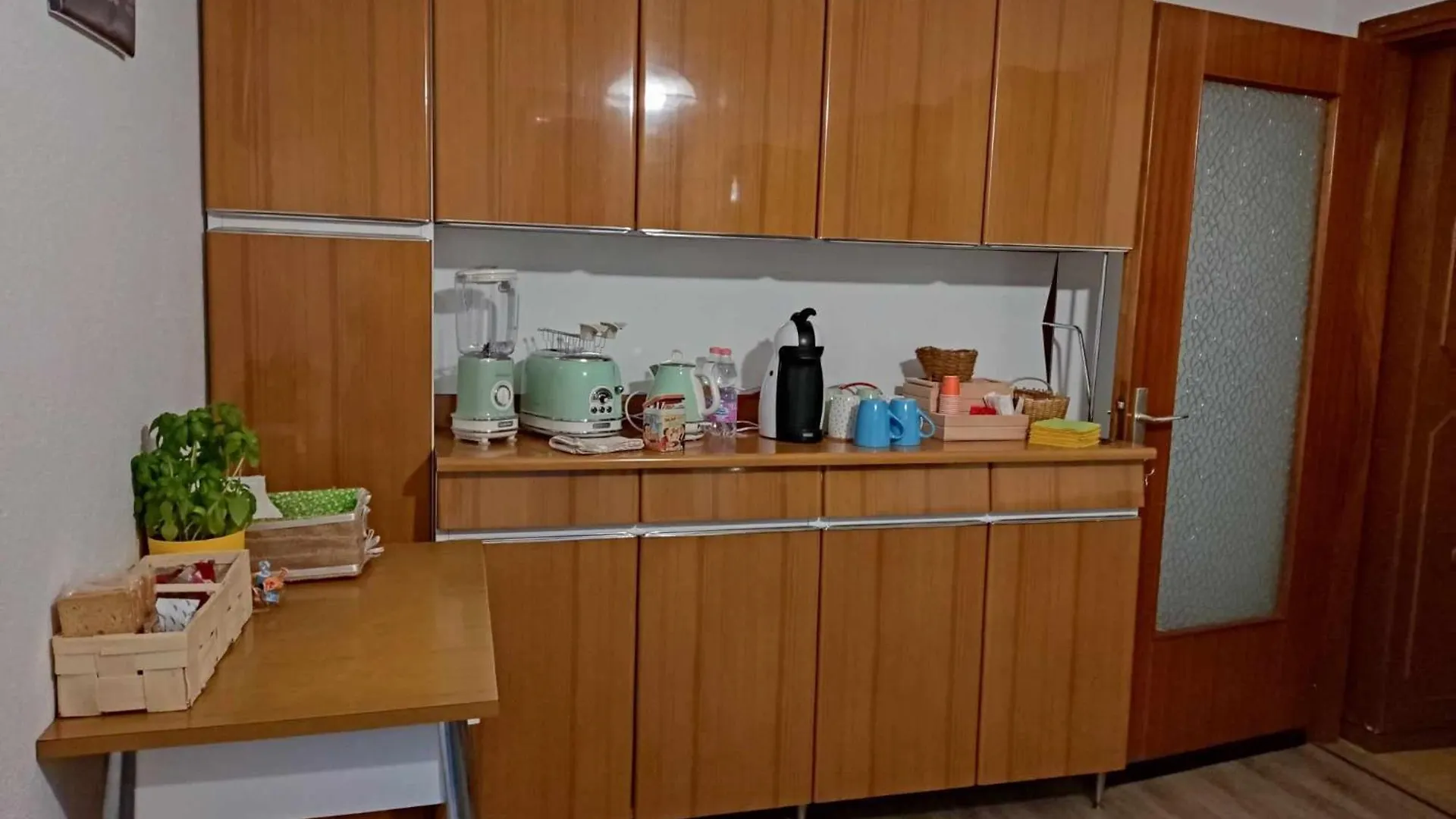 Tirano Express Apartments 2P