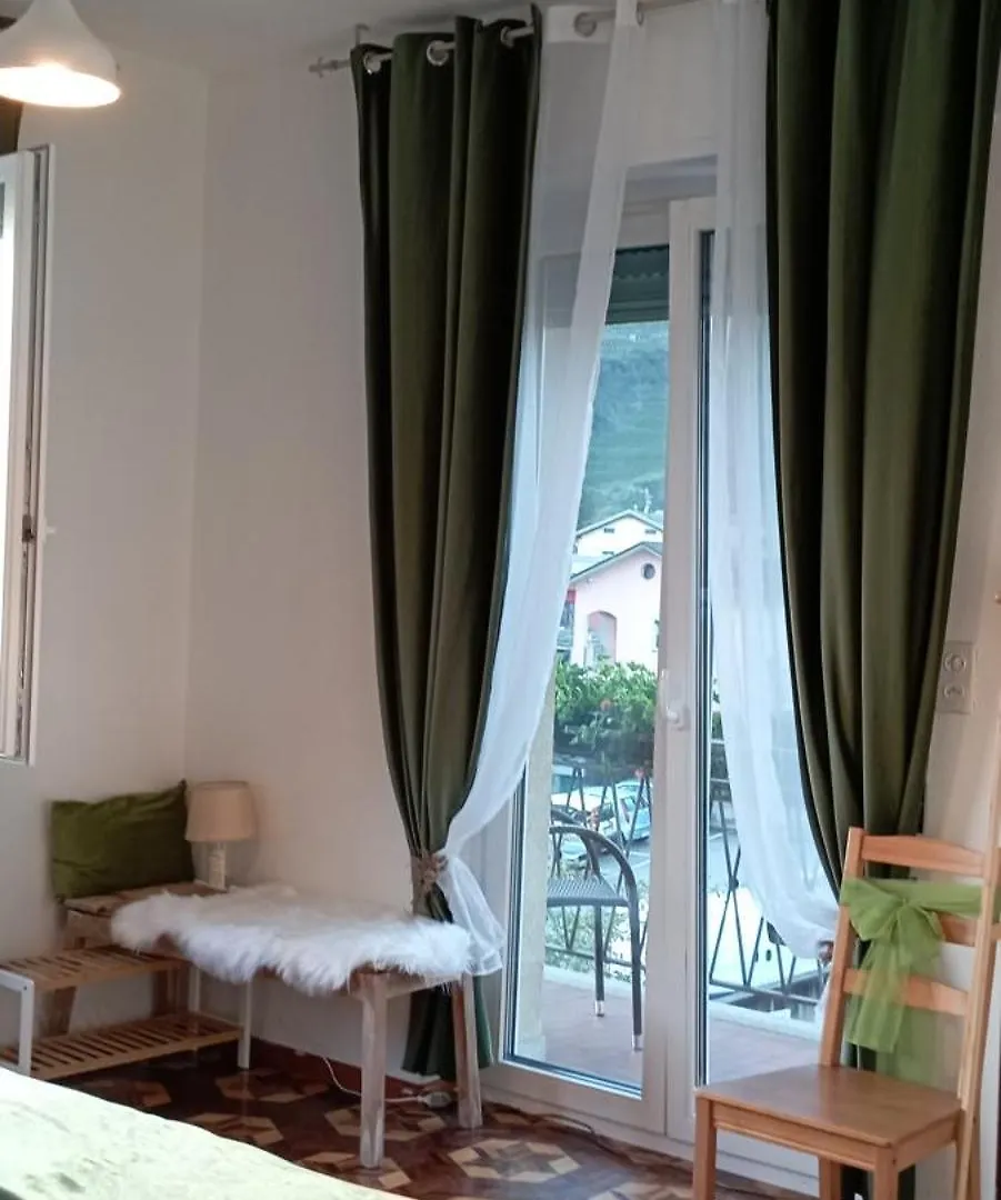 Tirano Express Apartments 2P