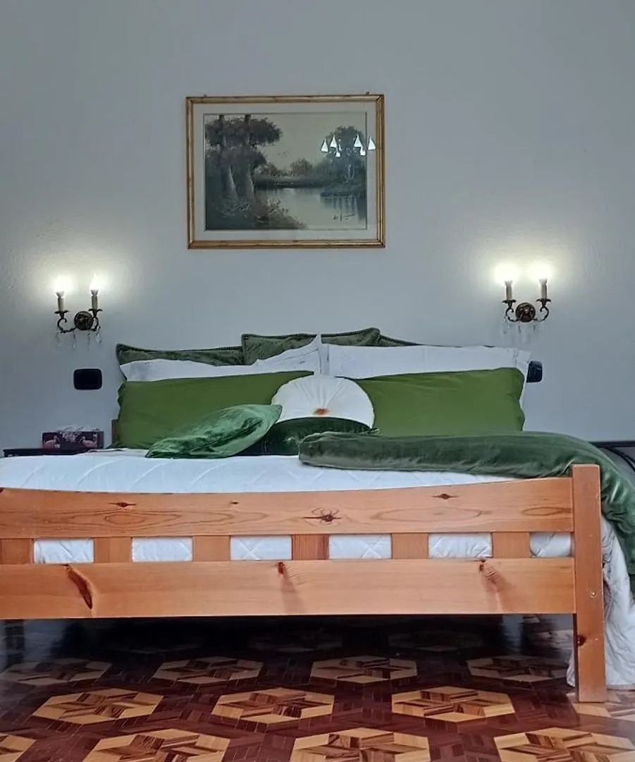 Tirano Express Apartments 2P 0*,