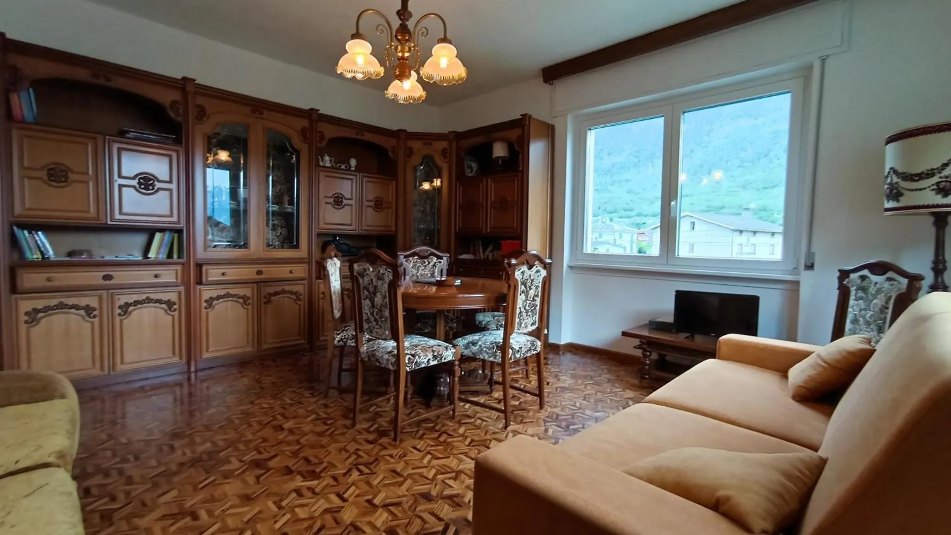 Tirano Express Apartments 2P Privat bolig